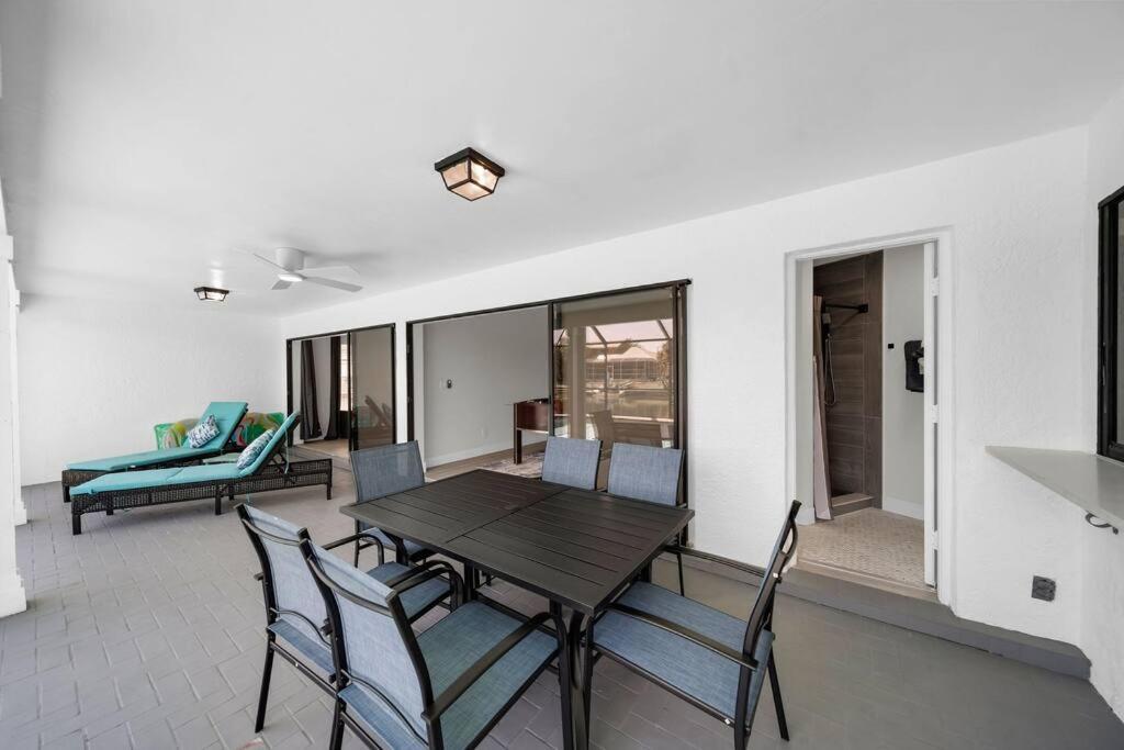 Вілла Luxury Waterfront Haven In Cape Coral - Dog-Friendly Escape With Private Pool Екстер'єр фото