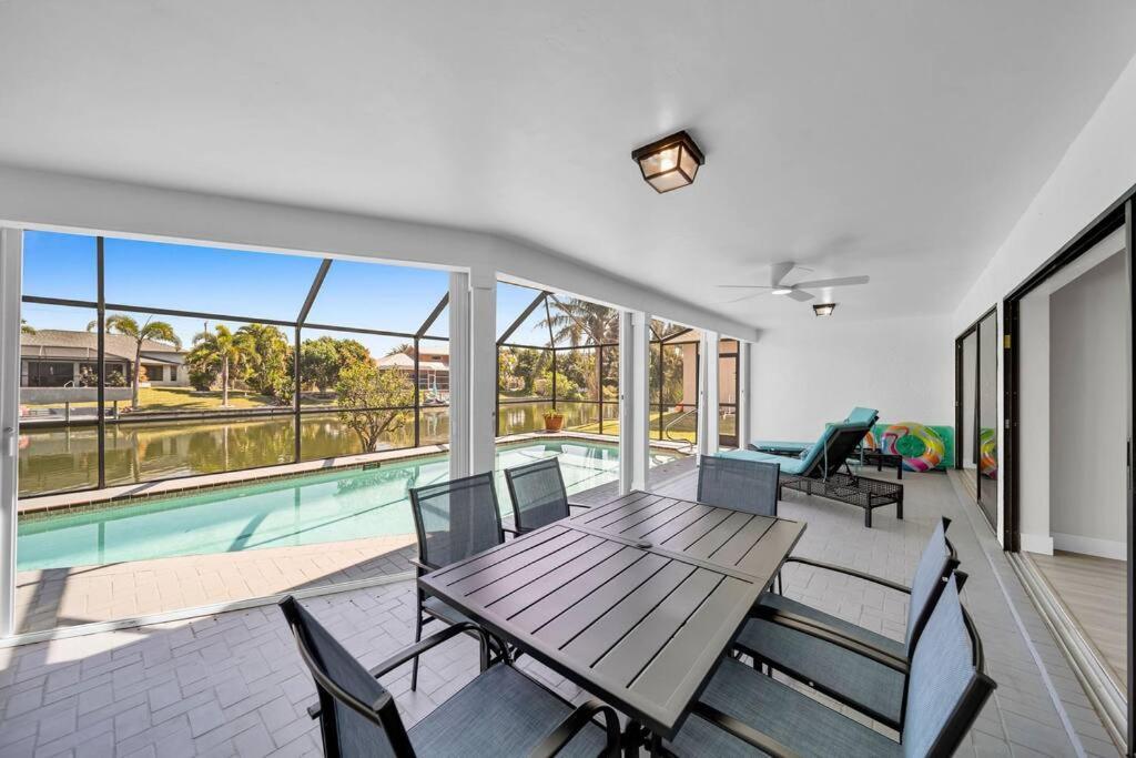 Вілла Luxury Waterfront Haven In Cape Coral - Dog-Friendly Escape With Private Pool Екстер'єр фото