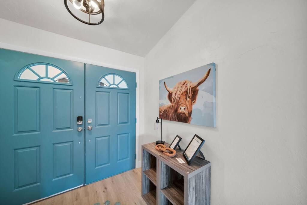 Вілла Luxury Waterfront Haven In Cape Coral - Dog-Friendly Escape With Private Pool Екстер'єр фото